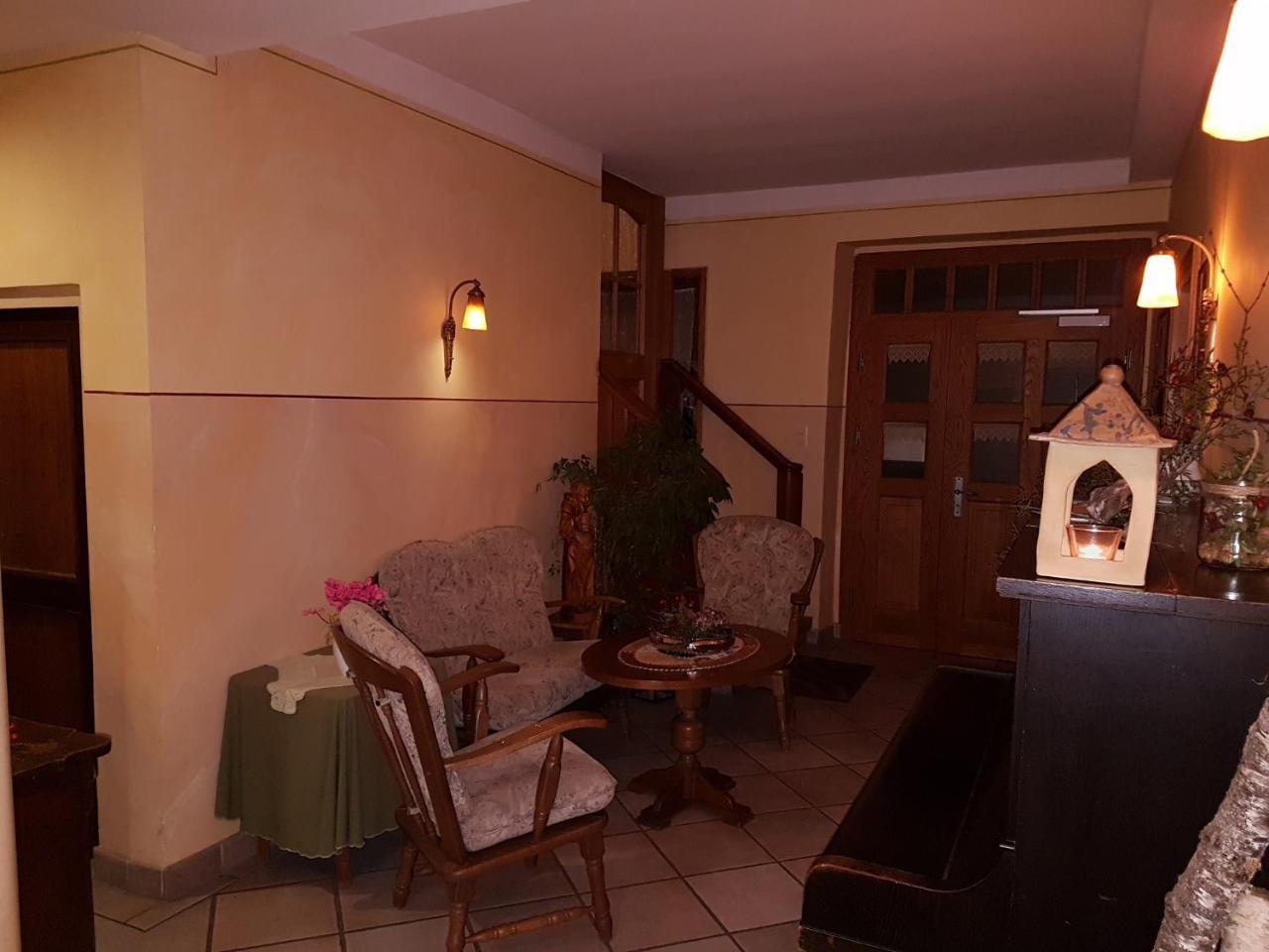 Landgasthof "Zur Linde" Irmelshausen 外观 照片